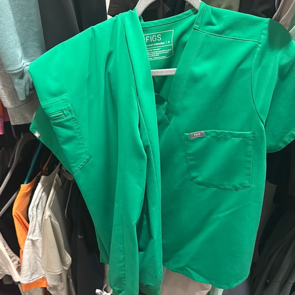 Figs Evergreen Limited edition Scrub Set